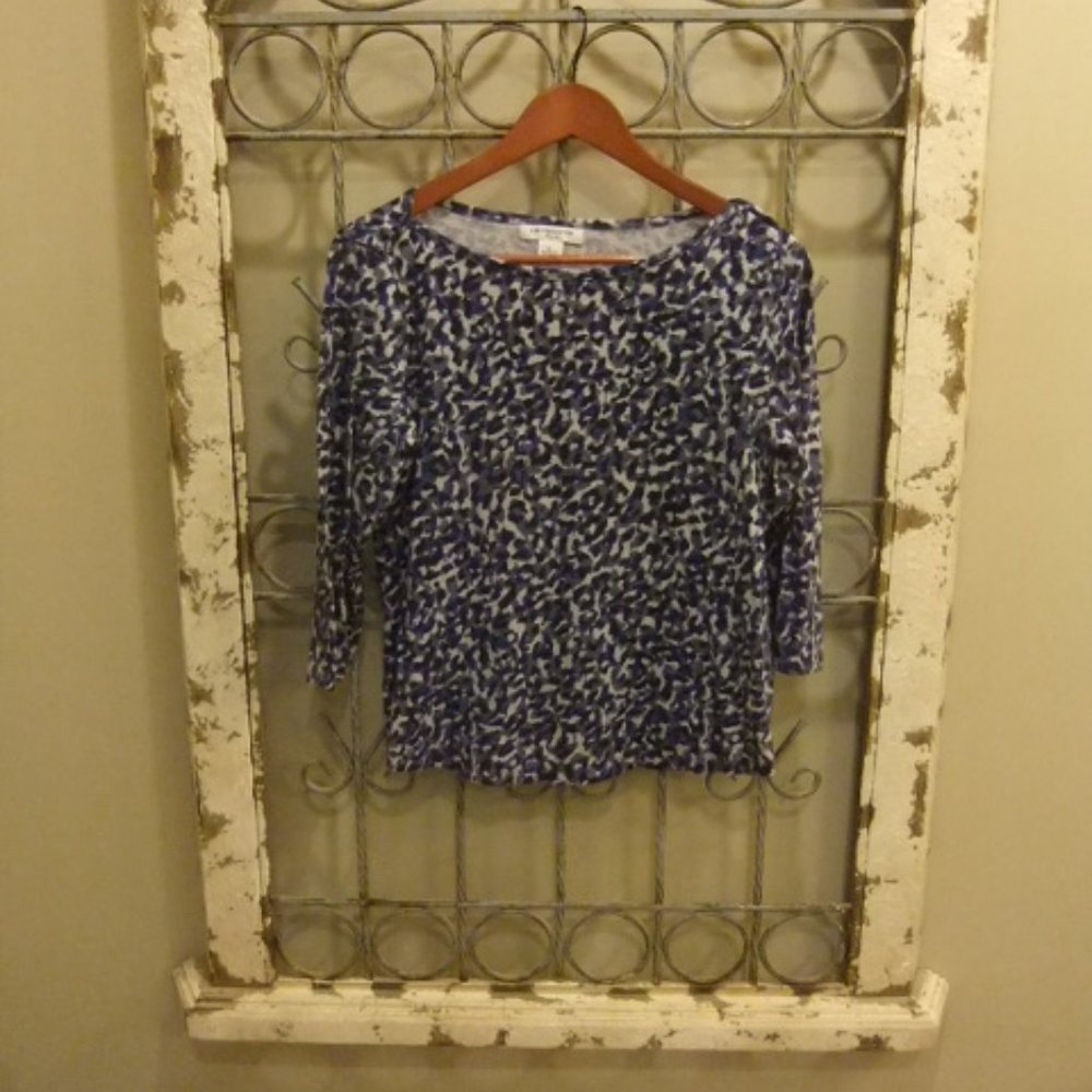 LIZ CLAIBORNE PETITE ROUNDED NECK PULLOVER -LARGE